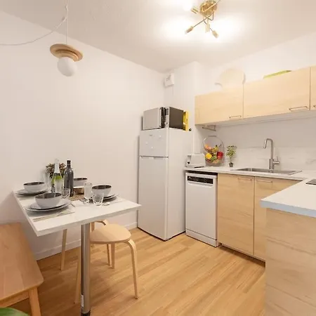 Le Tropical Bali, Appt T2, Proche Métro Et Centre Apartamento