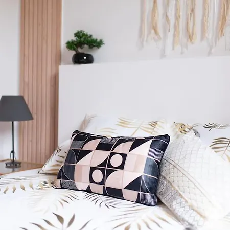 Le Tropical Bali, Appt T2, Proche Métro Et Centre Apartamento